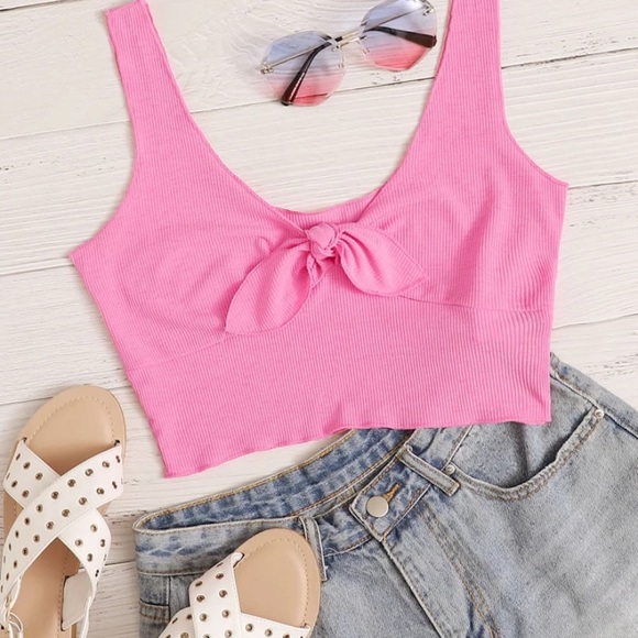 Cropped Hot Top - Picture 1 of 3